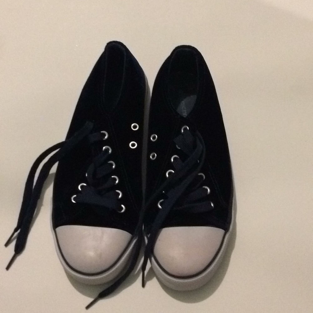 Crushed velvet converse like sneakers